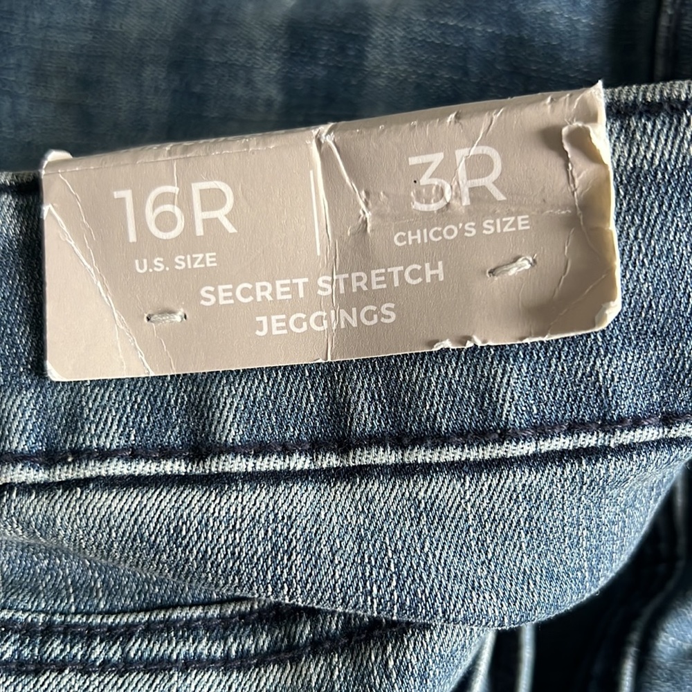 NWT Chico’s Velvet Appliqué Jegging Jeans - Picture 13 of 13